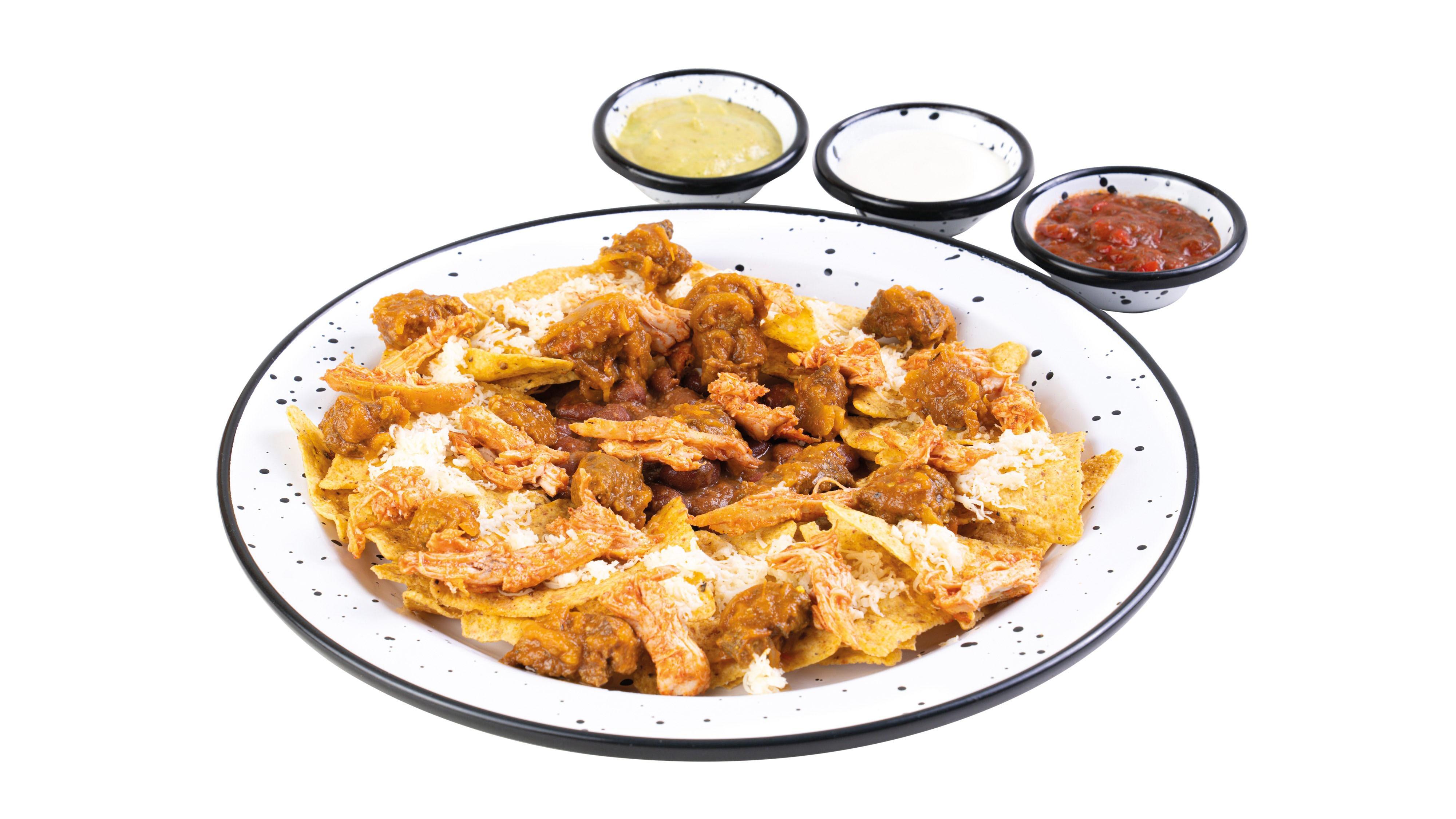 Nachos con Pollo y Sobrebarriga