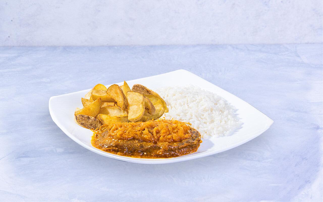 Sobrebarriga en Salsa Criolla